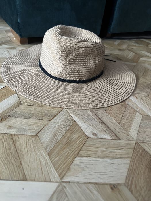 Kapelusz słomiany anna field