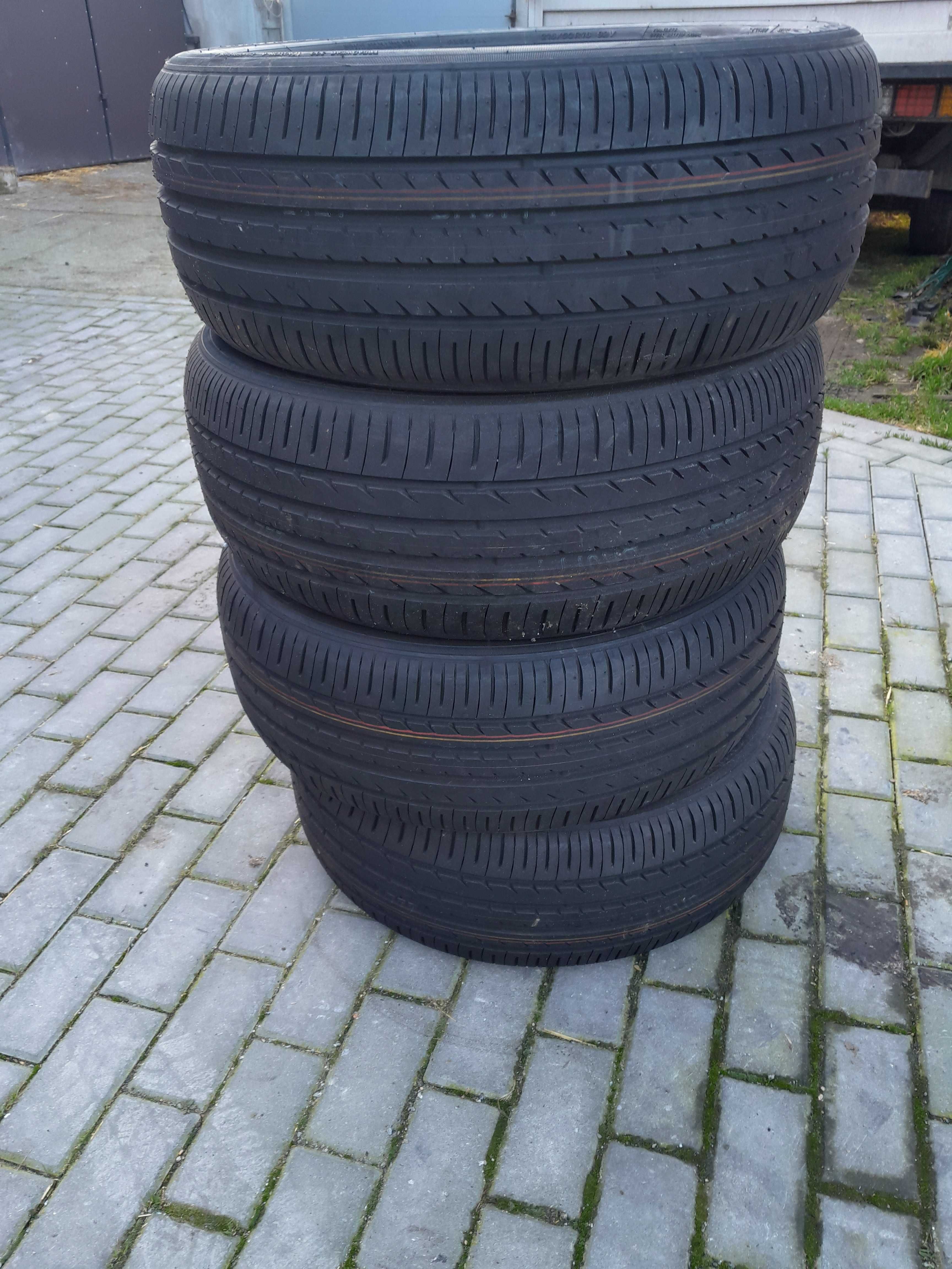 Sprzedam opony letnie Toyo 215/50R18