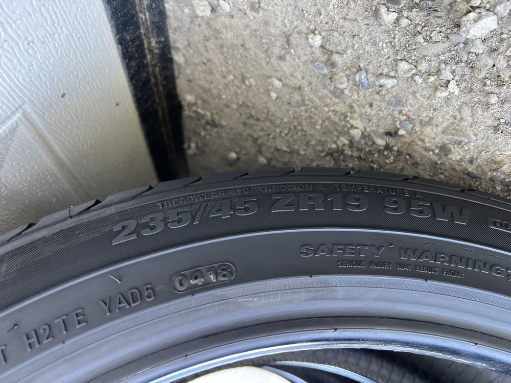 Комплект шин 235/45 r19 Kumho шини літні гума резина