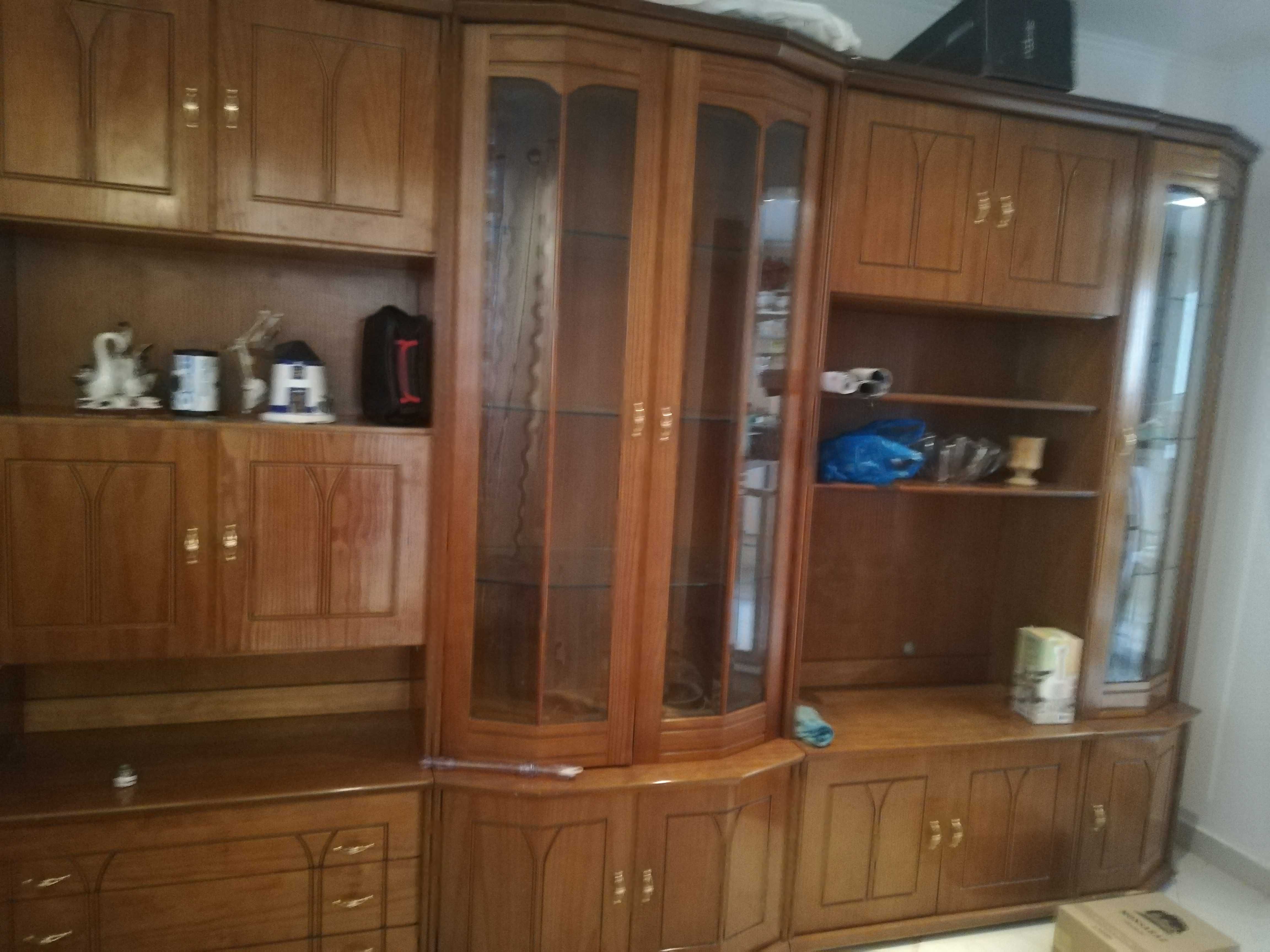 Movel se sala  e mesa com 4 cadeiras como novo