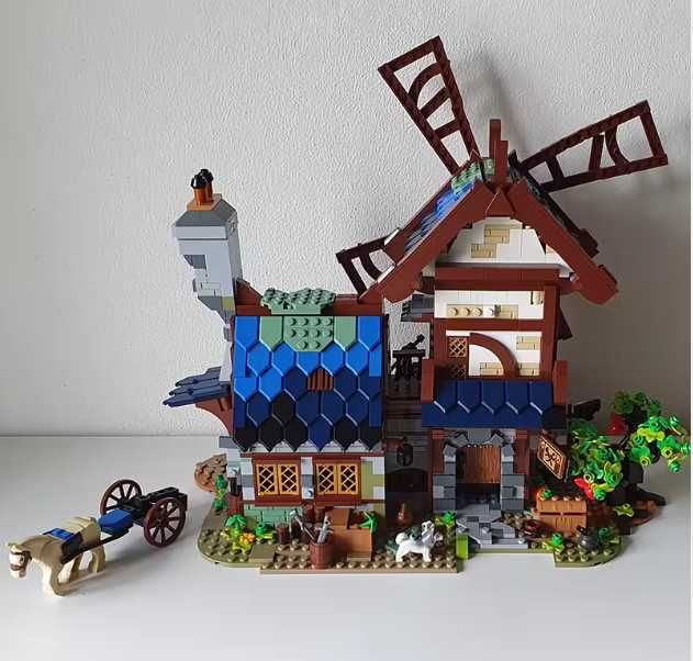 Średniowieczny wiatrak miejski typu lego castle