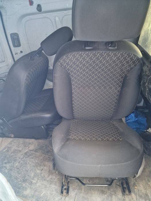 Renault Kangoo -Bancos novos