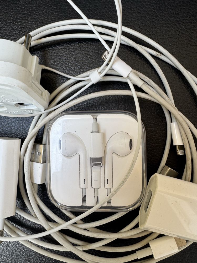 Наушники Apple iPhone EarPods lightning
