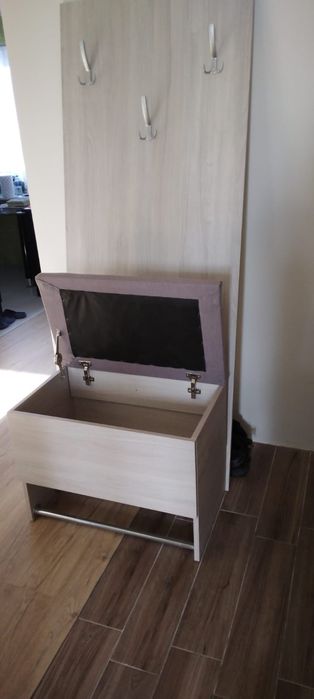 Wieszak z siedziskiem na buty pufa stan idealny