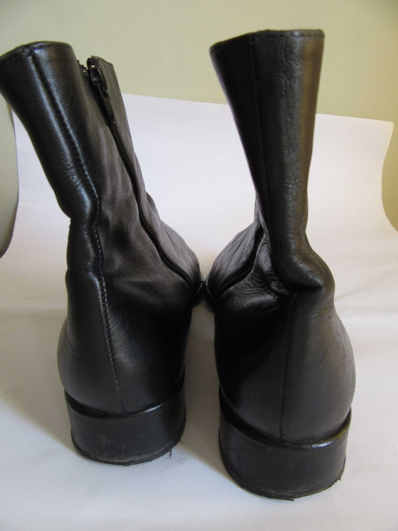 buty zimowe 100% skóra również w środku cena nowych to ponad 700 zł