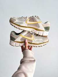 Кросівки кроссовки Nike Wmns Air Zoom Vomero 5 'Pale Ivory Oil Green'