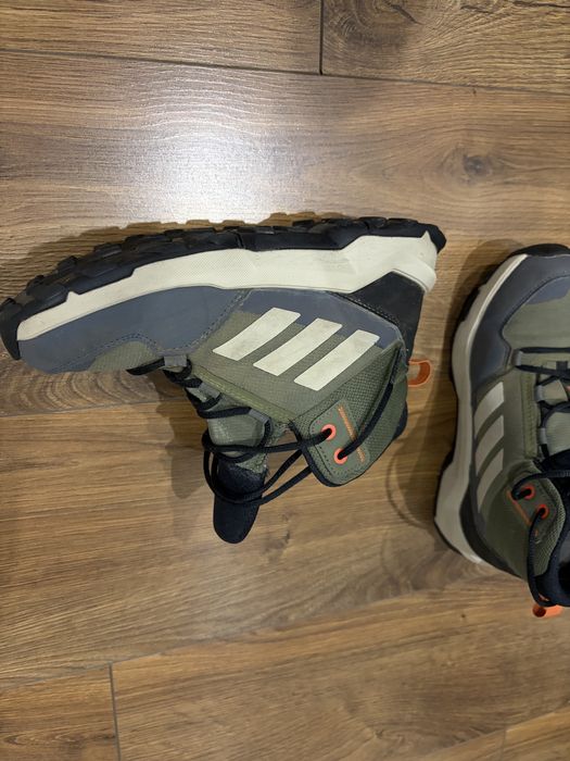 Adidas Terrex кросівки, 35р