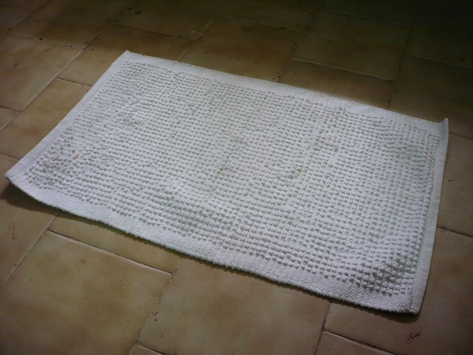 Tapete branco de trapo
