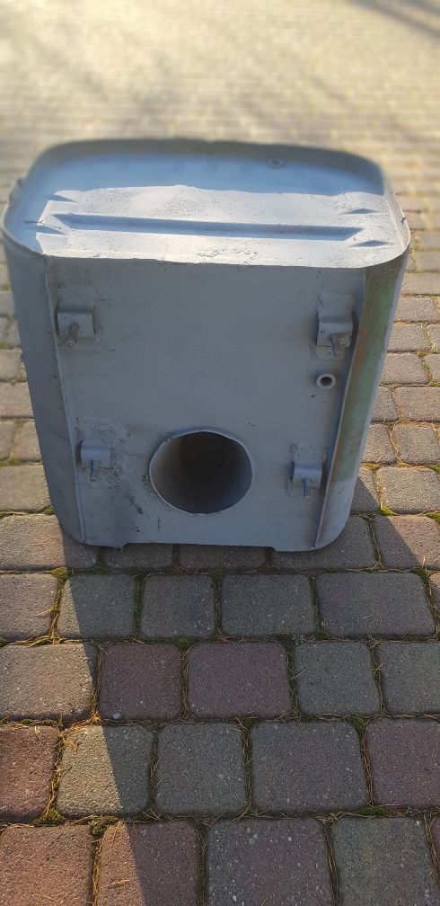Ursus C-4011 Zbiornik paliwa, bak