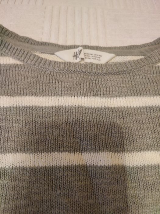 Свитер фирмы HM на девочку, 9-10 лет