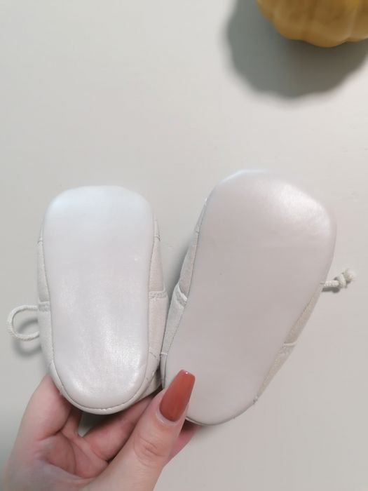 Sapatinhos Claros de Bebé Menino