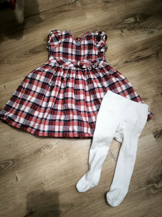 Sukienka w kratkę z kilkoma warstwami materiału