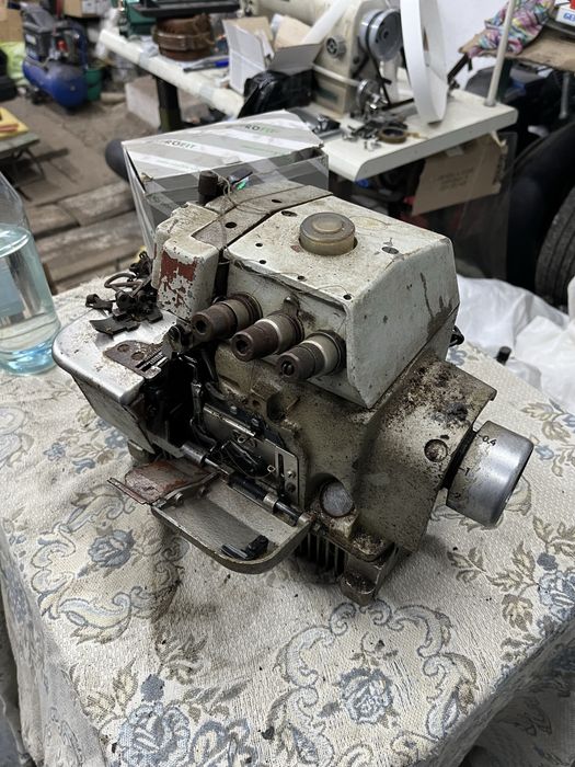 Продам оверлок джуки агат как на фото, без стола