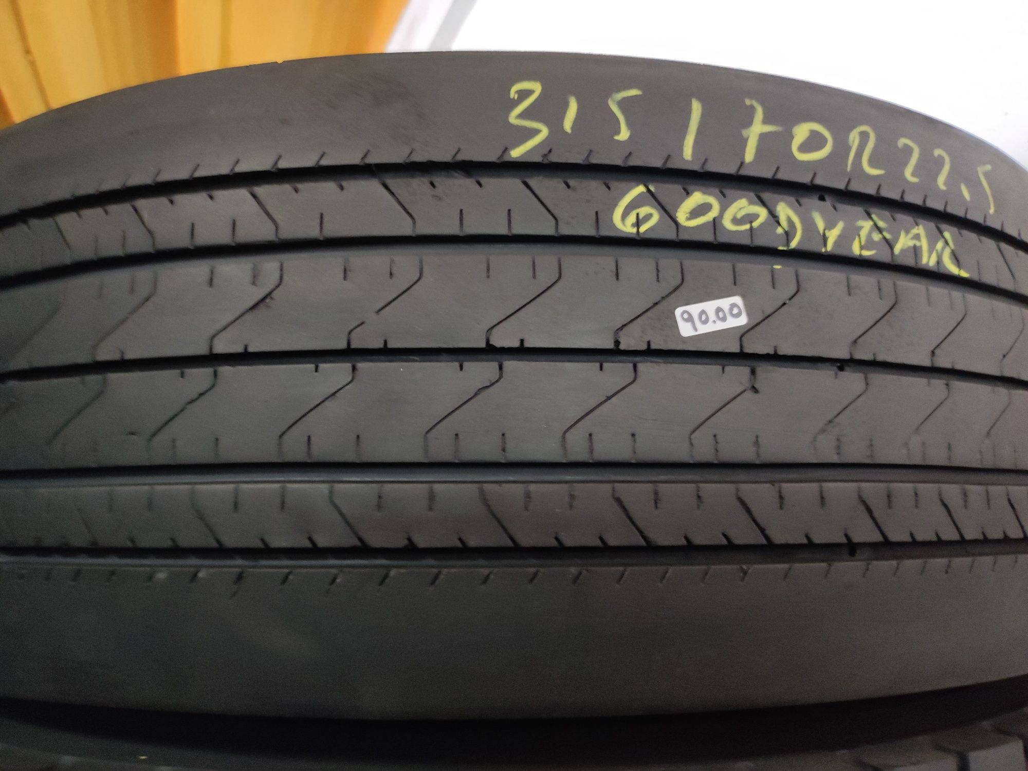 315/70R22,5 usados sem par