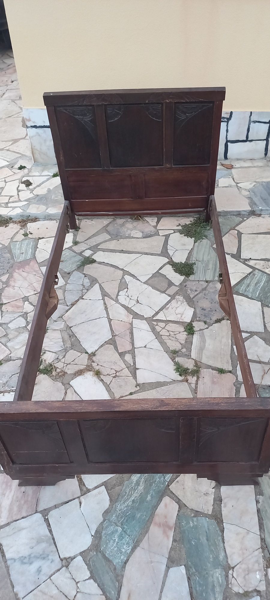 Cama de Solteiro em Madeira Vintage
