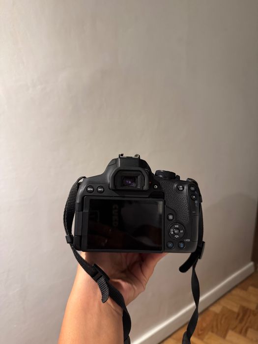 Canon eos 850d+ 18-55mm usada em bom estado
