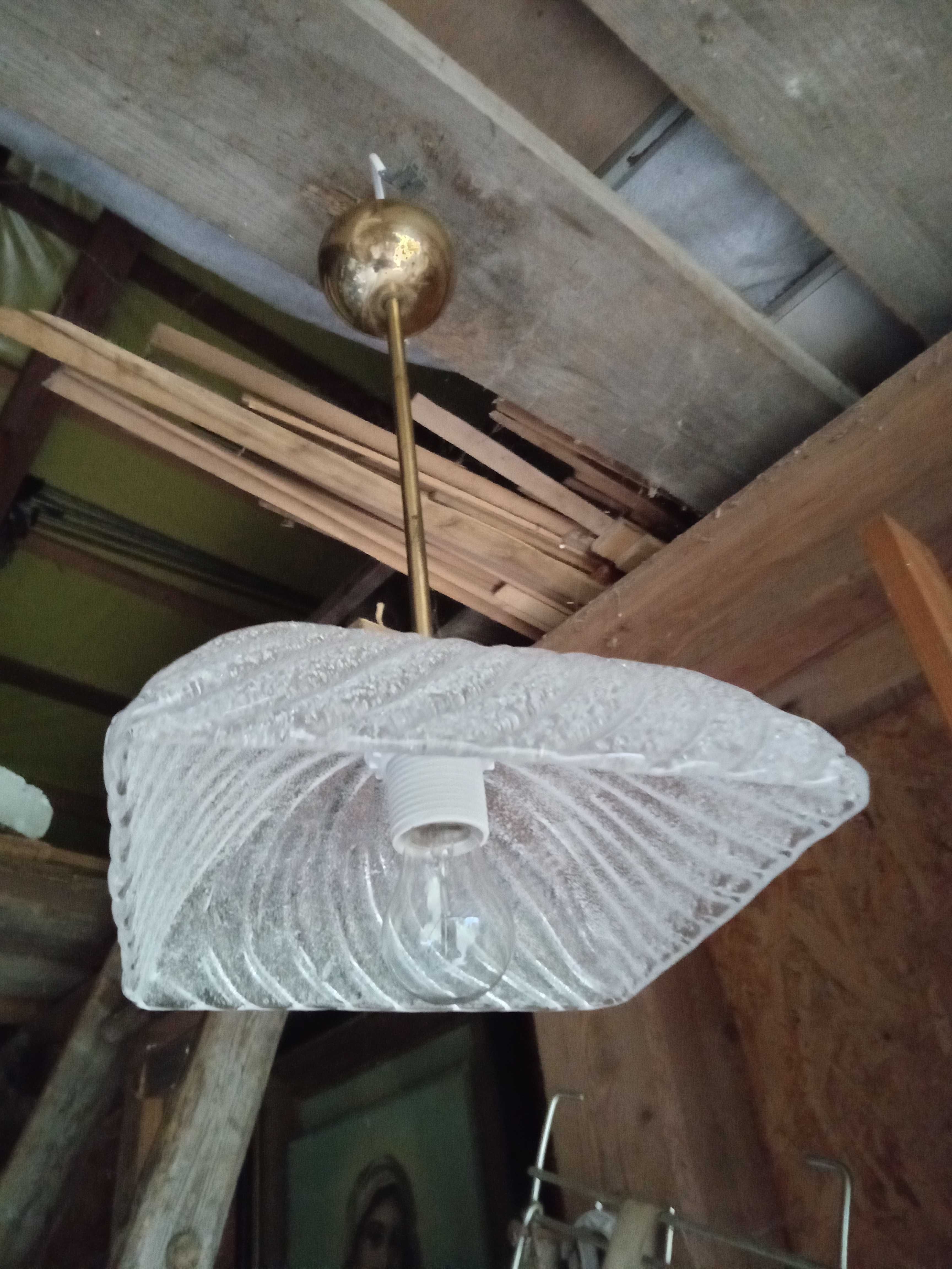 lampa sufitowa pojedyncza