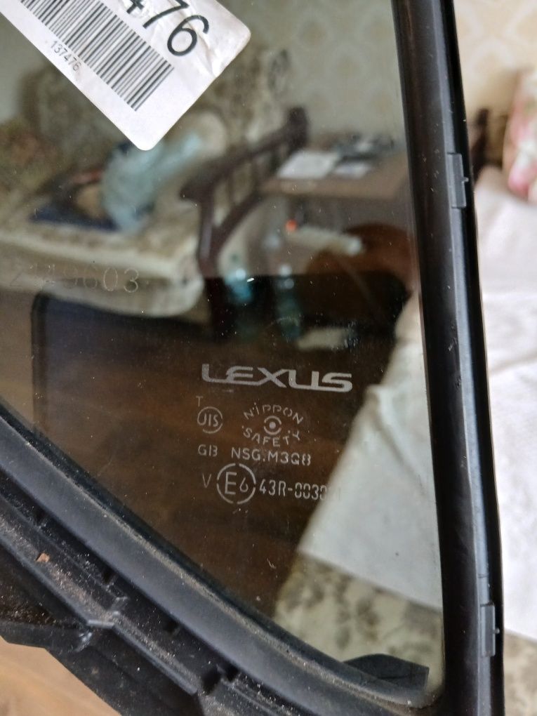 Скло на Lexus  ST 200 H