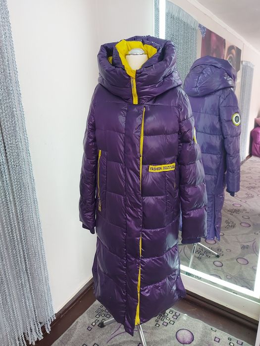 Зимний женский пуховик.