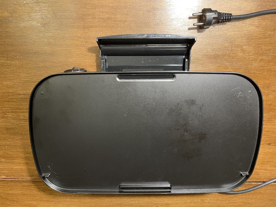 Grelhador e chapa eléctrico, da marca Philips, usado uma vez