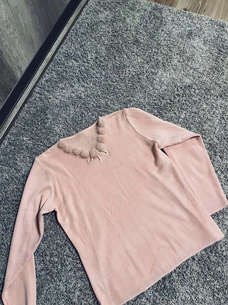 Sweter damski różowy ozdobny ciepły