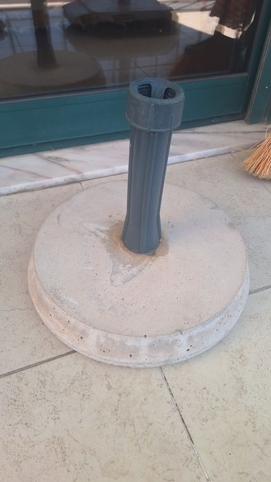 Base de suporte para chapéu de sol
