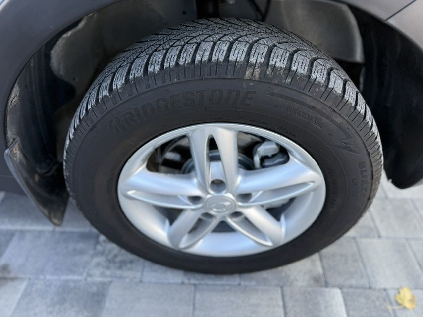 Продам SsangYong Korando 2.0i MT  2013