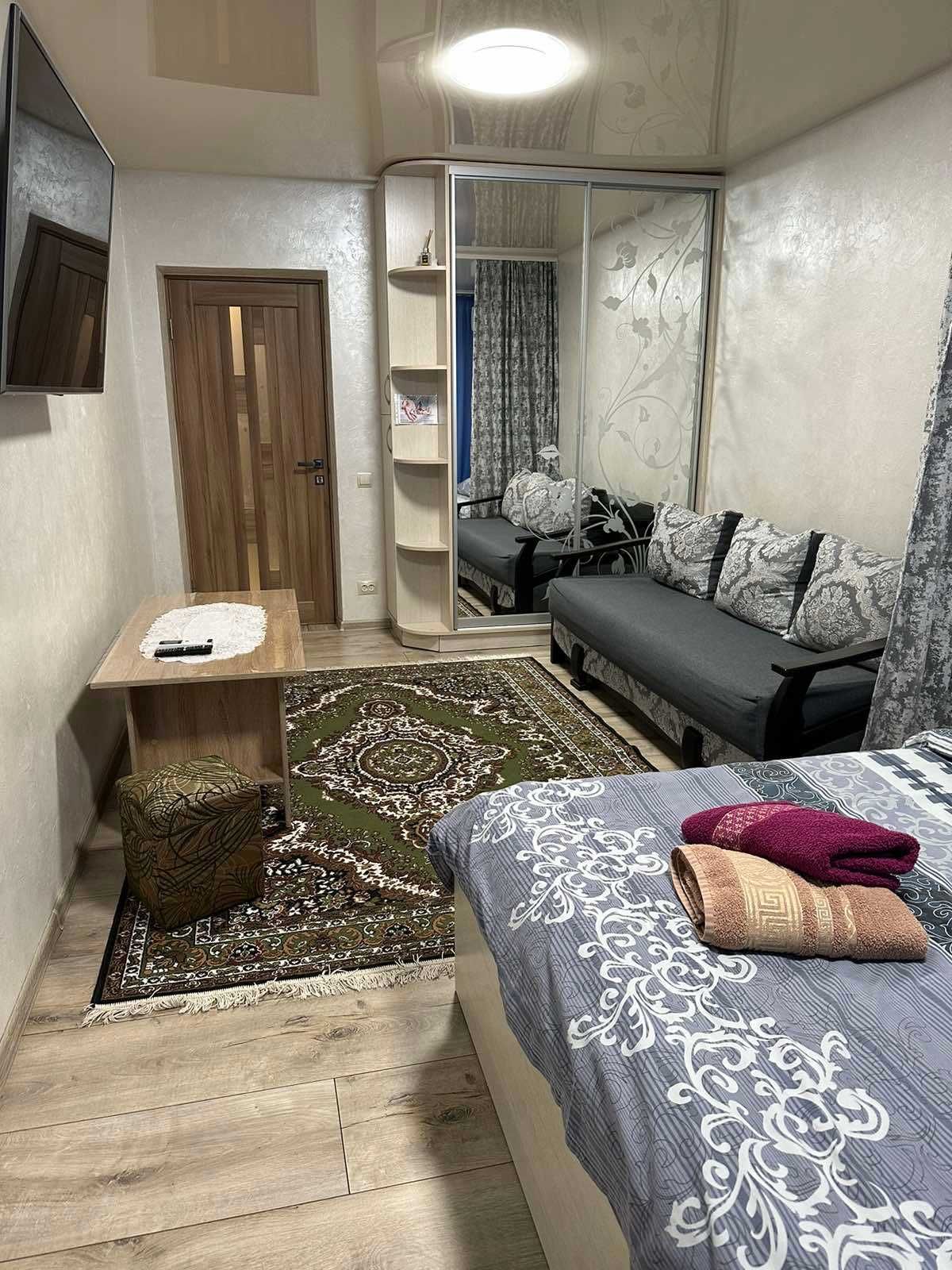 Подобова оренда 2-х кв. з авт. опаленням. Smart TV. Паркомісце.Власник