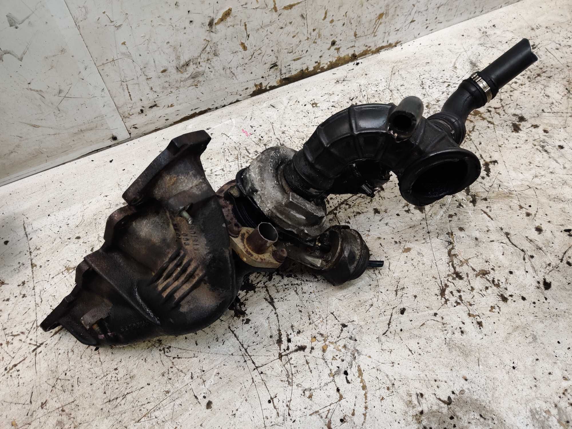 Alfa Romeo 147 1.9 JTD 140 Turbosprężarka Turbo Kolektor Wydechowy