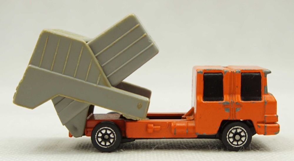 CORGI Refuse Truck
