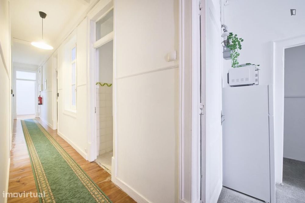 Quarto - localizado em Saldanha Lisbon