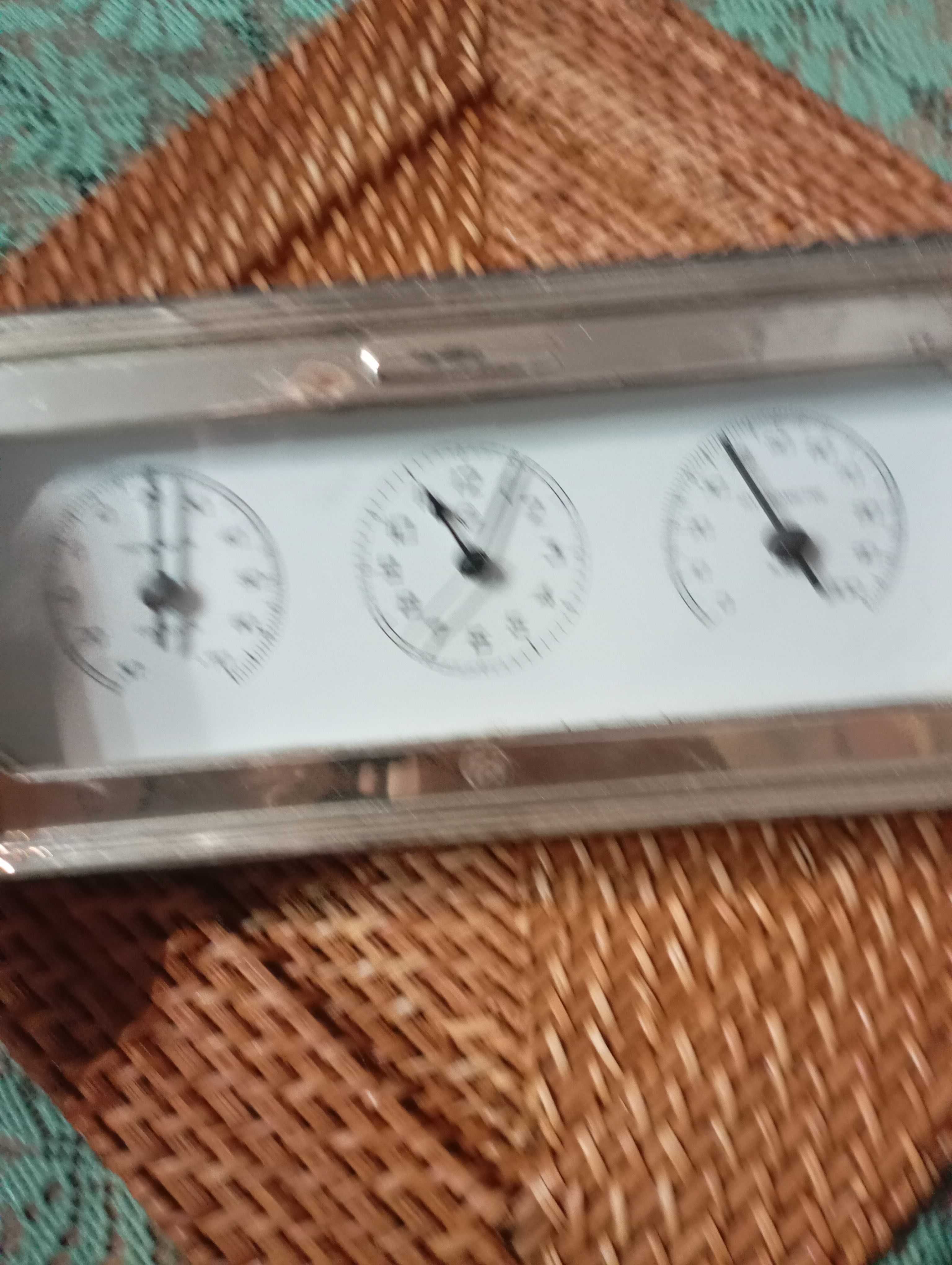 Relógio com termometro