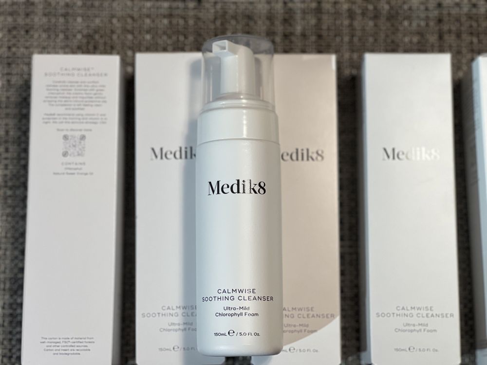 Medik8 Calmwise Soothing Cleanser Заспокійлива пінка для обличчя