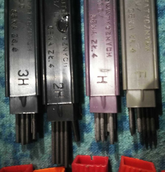 7 metalowych ołówków automatycznych 1 mm