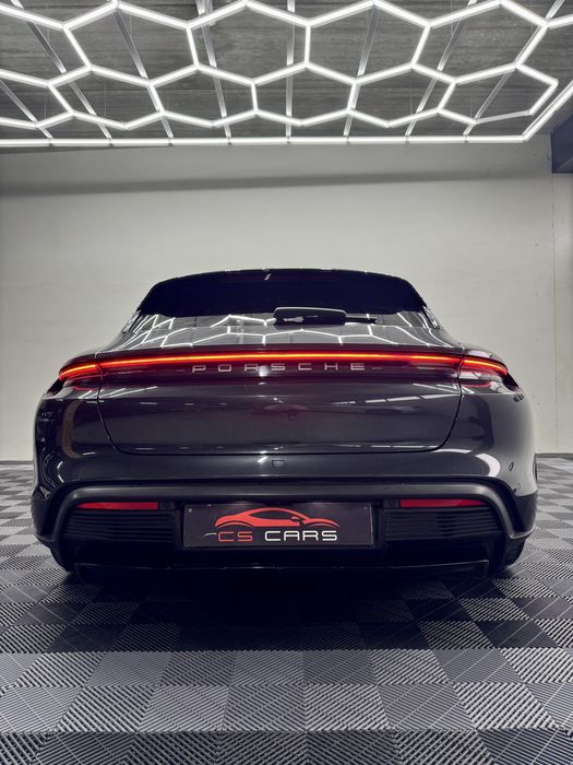 PORSCHE TAYCAN 4 CROSS TURISMO