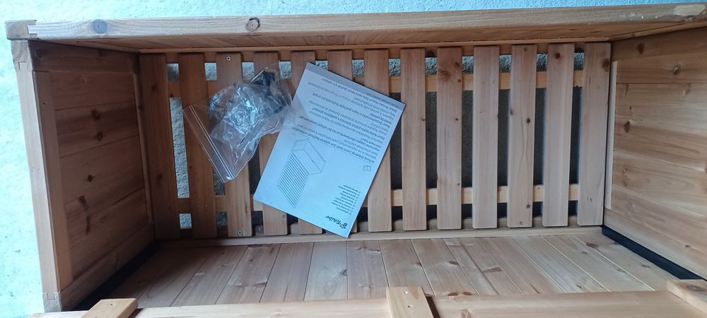 Parawan ze skrzynią do siedzenia marki tchibo