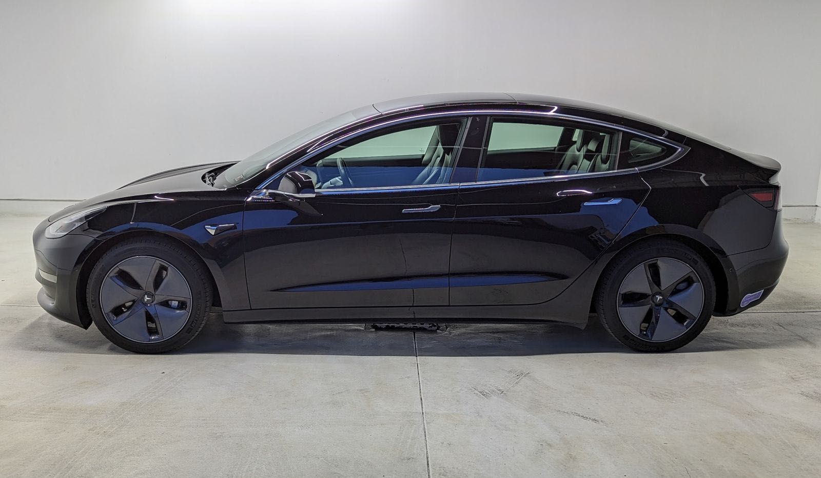 2019 Tesla Model 3.  2 мотора