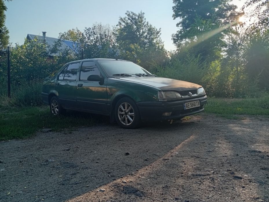 Продам Рено 19.на ходу ежедневно.