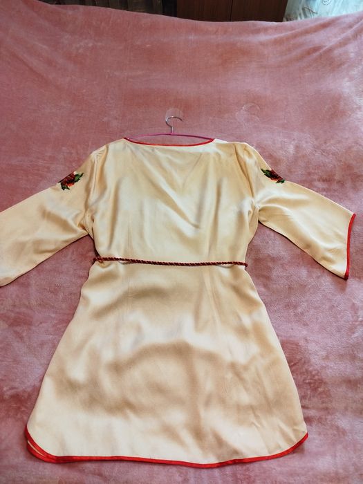 Вишиванка жіноча вишита бісером