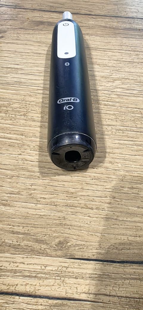 Szczoteczka magnetyczna Oral B QI 4 czarna