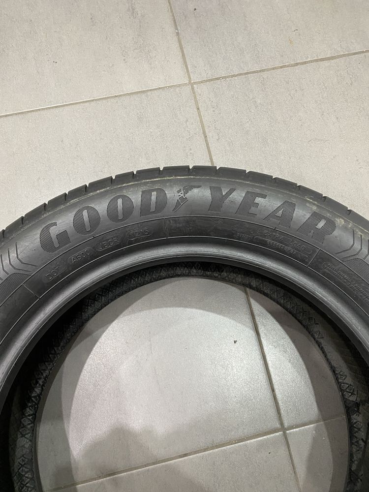 2x 225/55 R17 Goodyear Efficent Grip Performance