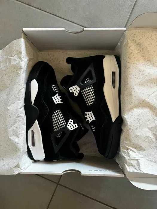 Buty Trampk Jordan 4 Retro White Thunder Roz.41