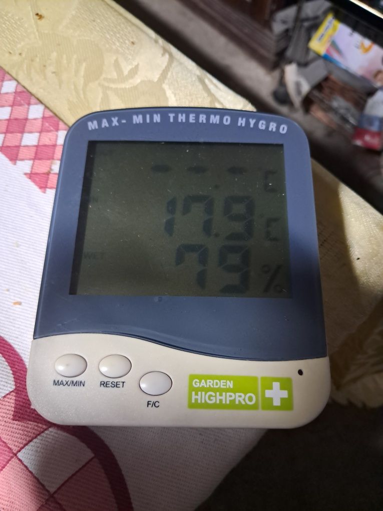 Termómetro e higrometro
