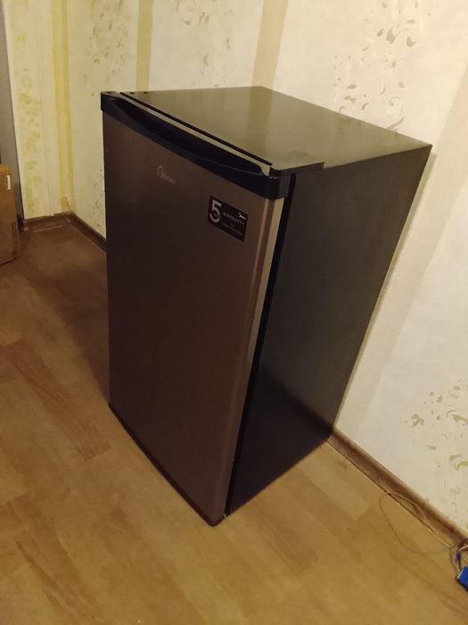 Продам маленький холодильник