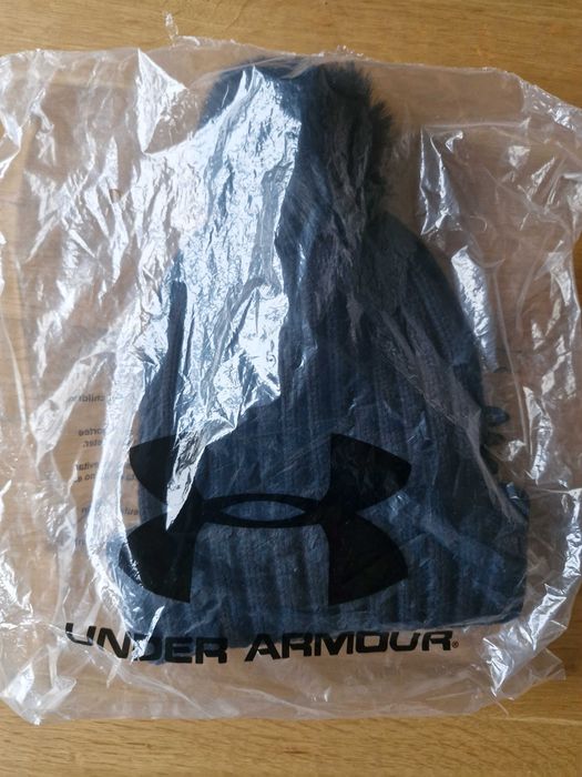 Czapka zimowa Under Armour W Pom Beanie - czarna