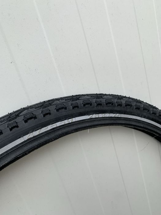 Opona Kenda Khan 26x1,75 czarna pasek odblaskowy semi-slick rowerowa