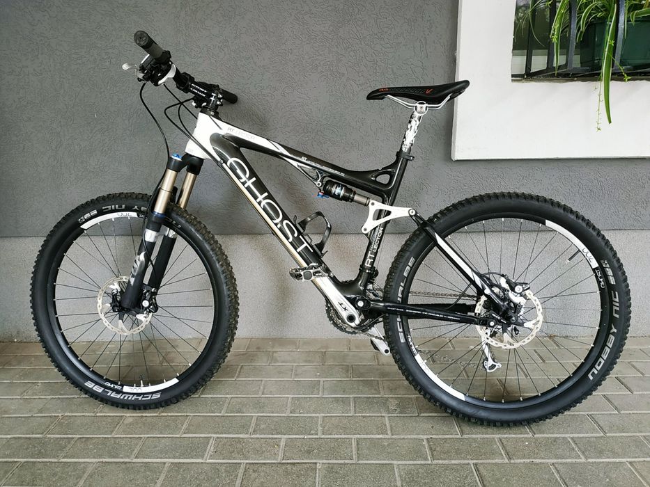 Велосипед карбон  Ghost RT Lector Team 26" ( Deore XT, на Fox )

Горны