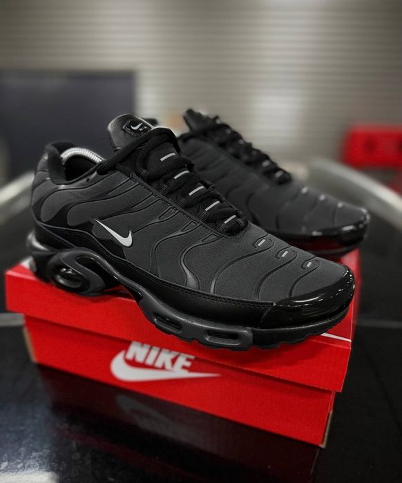 Термо Кросівки Nike Air Plus TN (чорно-сірі). Осінь-Зима найк