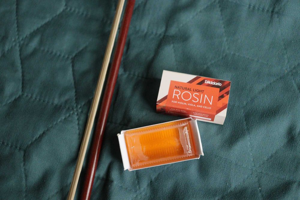 Скрипка 4/4 + 2 мостика,канифоль, подбородник в подарок