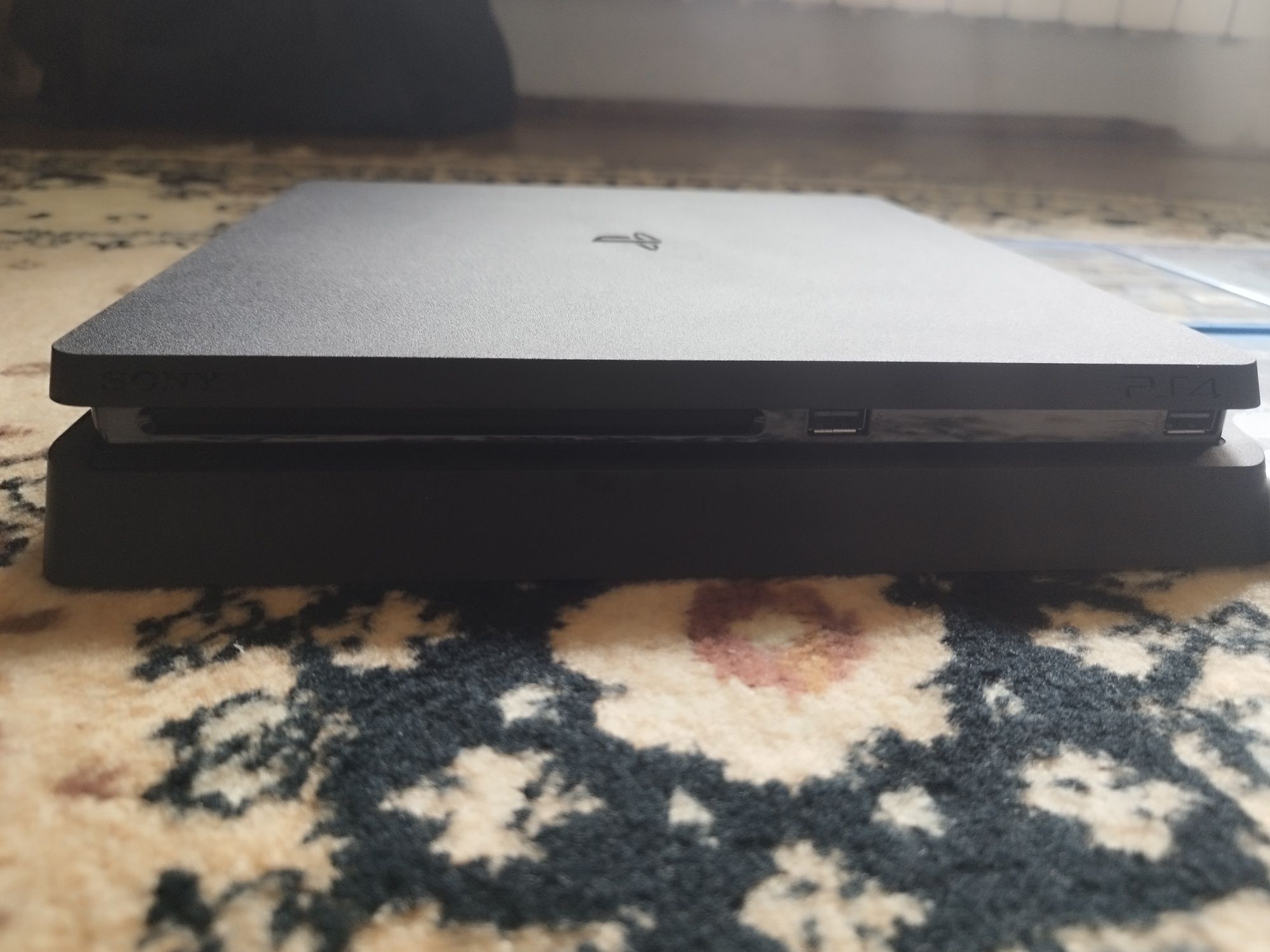 Sprzedam konsole PS4